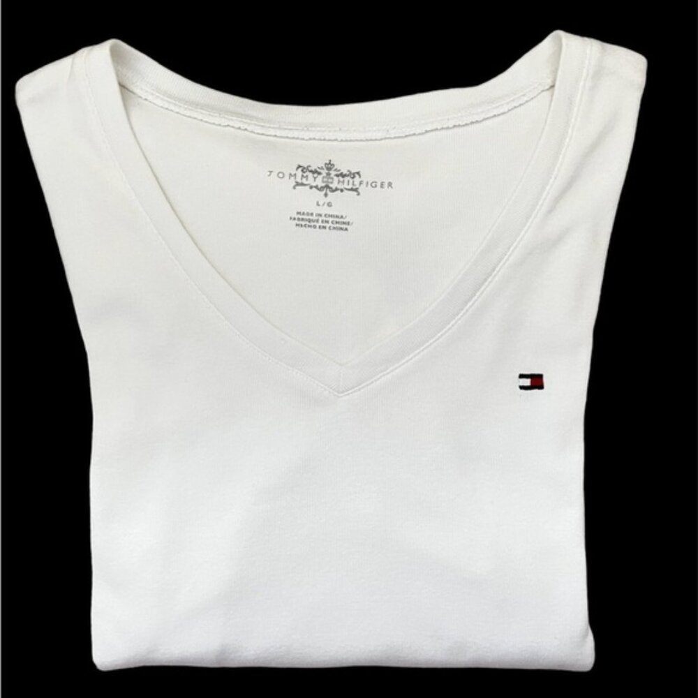 TOMMY Hilfiger White 3 4 length sleeve T-shirt V neck.  Coastal classic Large